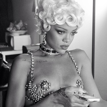 All About Rihanna - 00