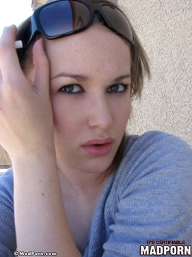 Hot Amateur Babe Evelyn - 03