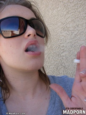 Hot Amateur Babe Evelyn - 04