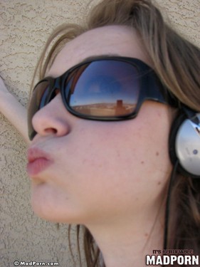 Hot Amateur Babe Evelyn - 07