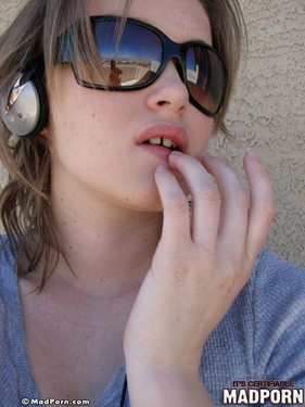 Hot Amateur Babe Evelyn - 08