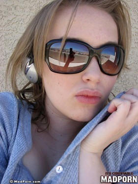 Hot Amateur Babe Evelyn - 10