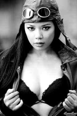 Miss Luana Lani Aviator - 07