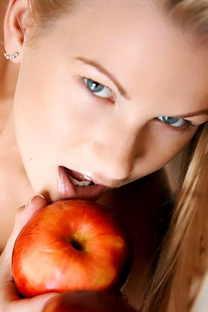 Vanessa's Evil with Apples