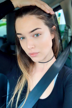 Lauren Summer in "Busty Beauty" via Mr Skin